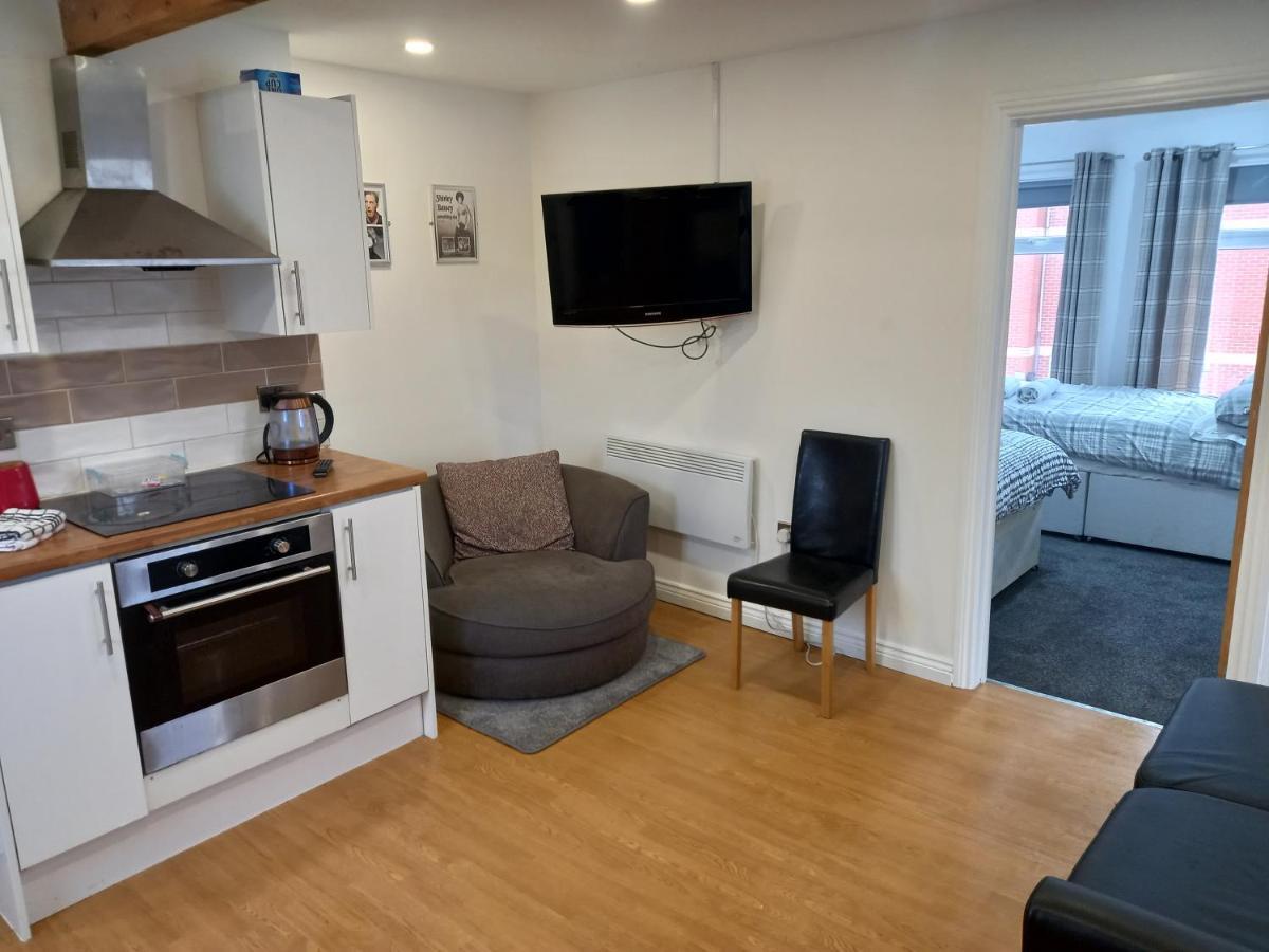 Apartment With Roof Terrace Close To City Centre Cardiff Exterior photo
